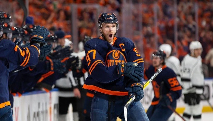 nhl player props dec 3