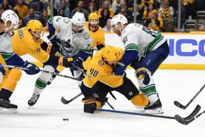hockey players scrambling