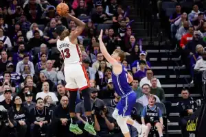 adebayo shooting a 3 pointer