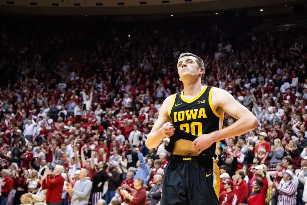 iowa hawkeyes player ncaab