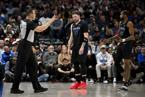luka doncic looking at ref