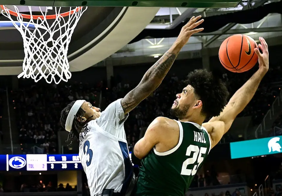 ncaab player dunking