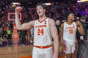clemson tigers player celebrating a score