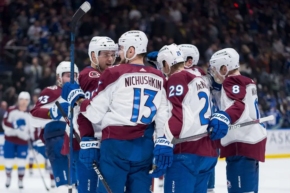 colorado avalanche players grouping up