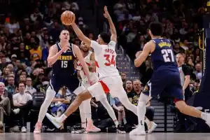 jokic-defending-rival-player.webp