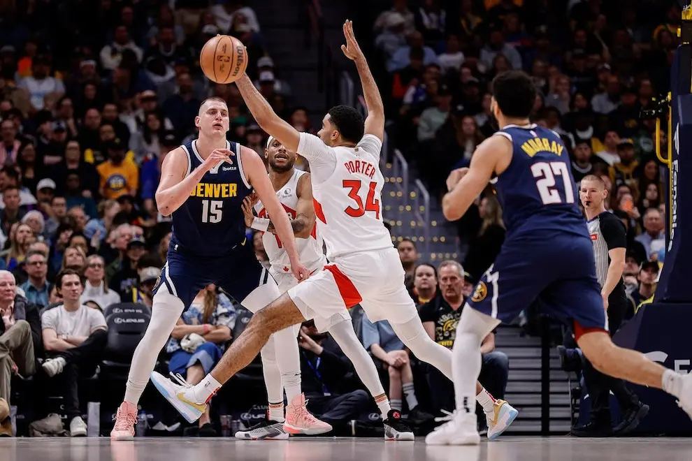 jokic-defending-rival-player.webp