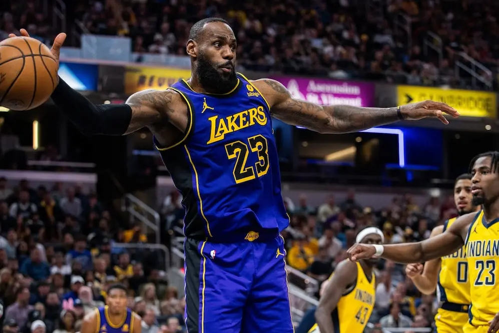 5 lebron catching the ball