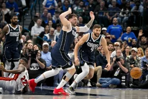 mavericks players in game