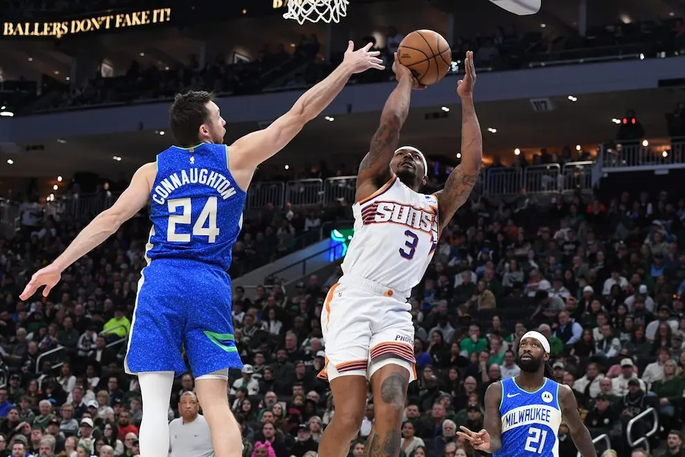 suns player dunking