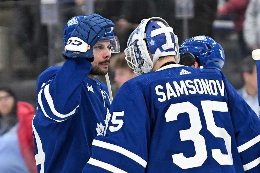 NHL 8 maple leafs players close up