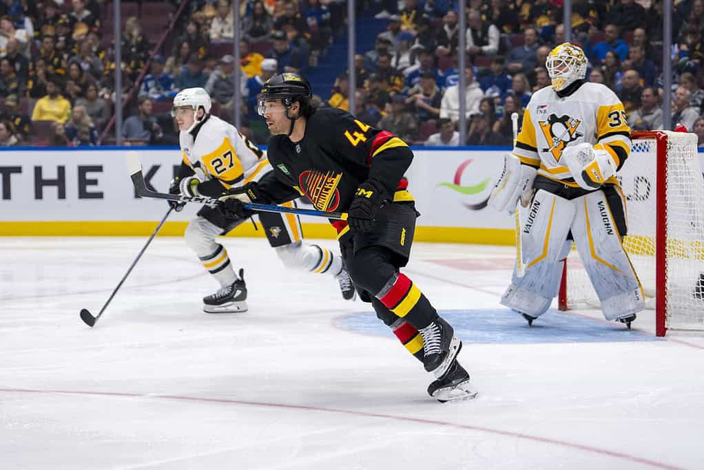 Vancouver Canucks vs Carolina Hurricanes Picks and Predictions October 28th 2024
