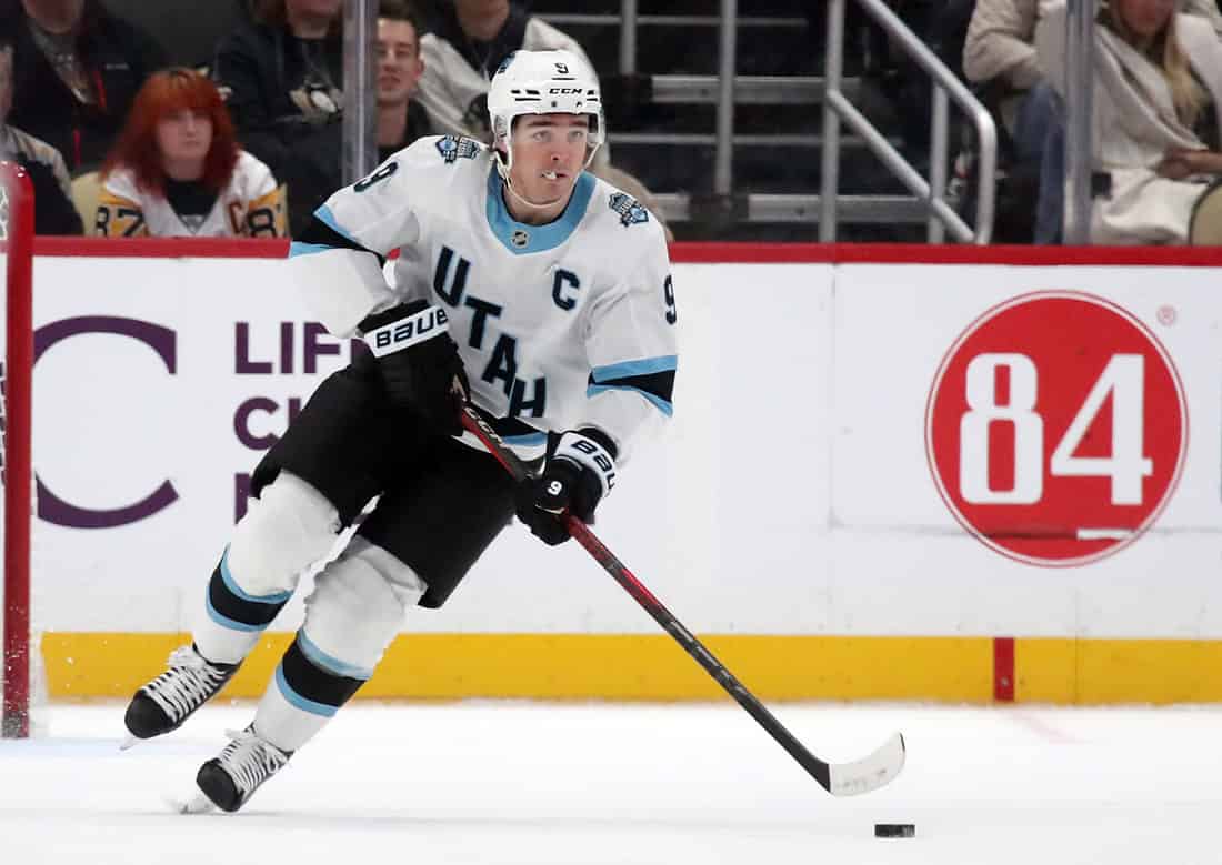 NHL 4 Utah Player Dribbling