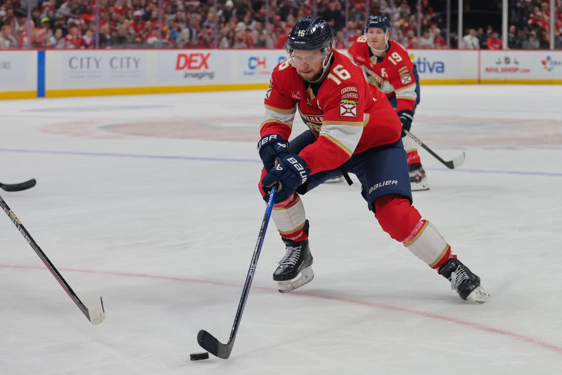 NHL 2 Panthers Player Dribbling