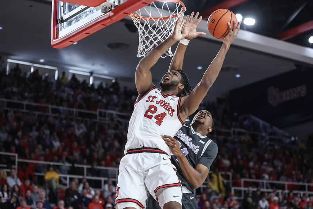 St Johns Player Dunking