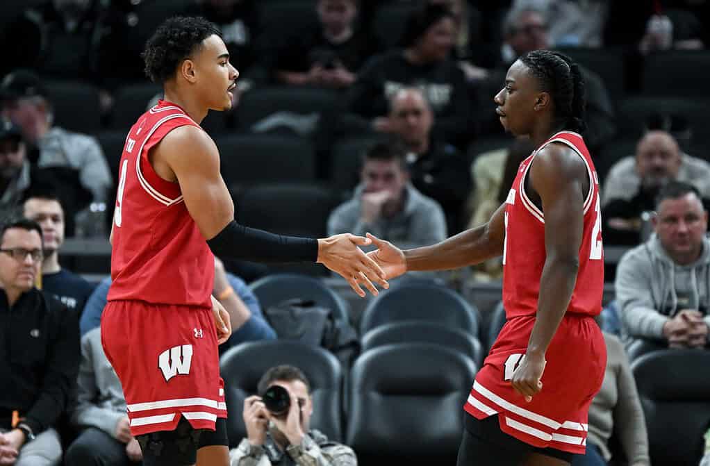Badgers vs Gophers
