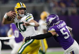 Packers Qb Passing the ball