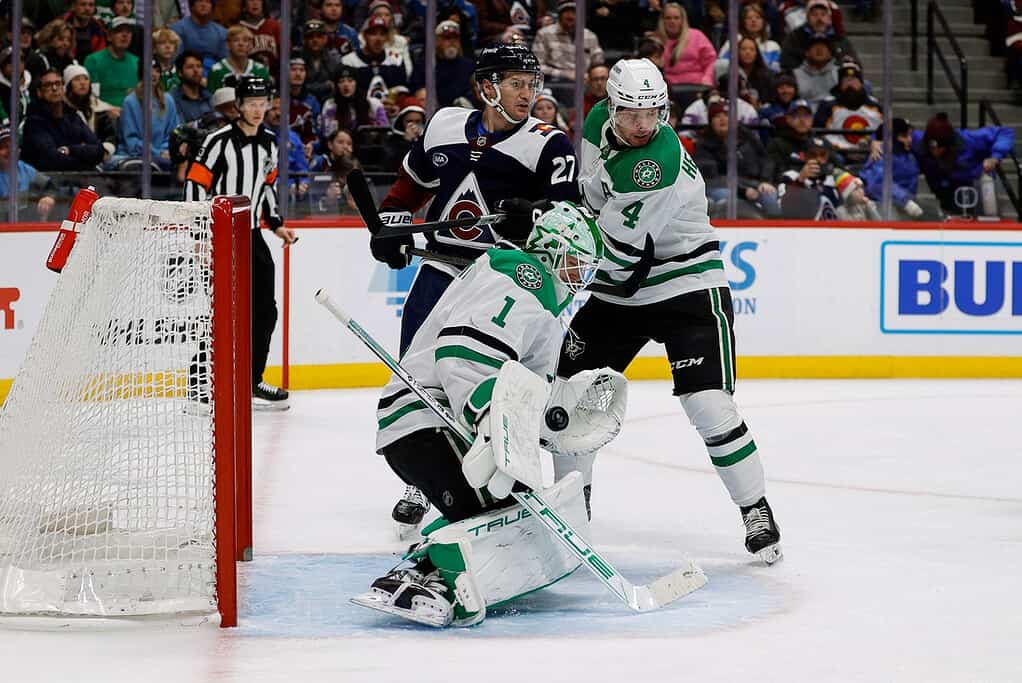 Dallas Starts Defence
