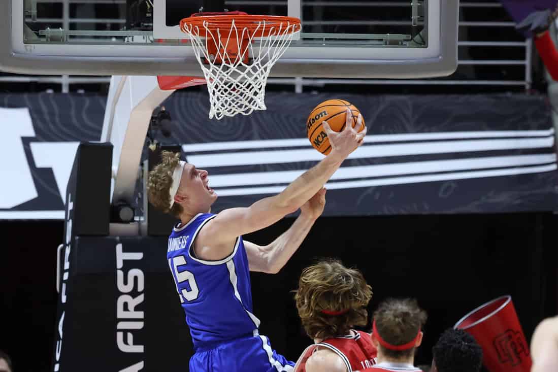 NCAAB 5 Player Dunking