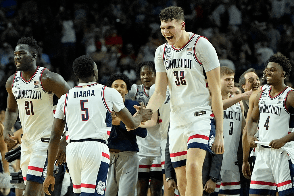 Uconn Huskies vs Butler Bulldogs Picks and Predictions January 21st 2025 2 image 158