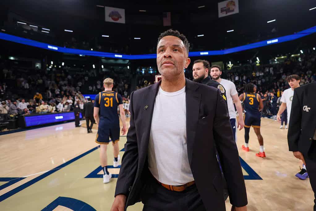Pittsburgh Panthers vs Georgia Tech Yellow Jackets