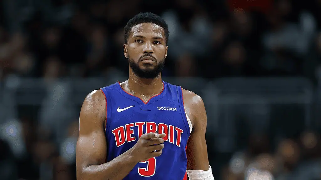 Detroit Pistons vs Denver Nuggets Picks and Predictions February 28th 2025 2 A Detroit Pistons basketball player wearing a blue jersey with red trim and the number 5 appears focused during a gam
