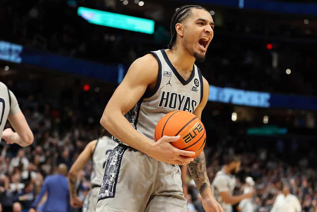 Hoyas Player holding the ball