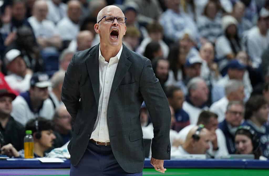 Uconn Huskies vs Oklahoma Sooners