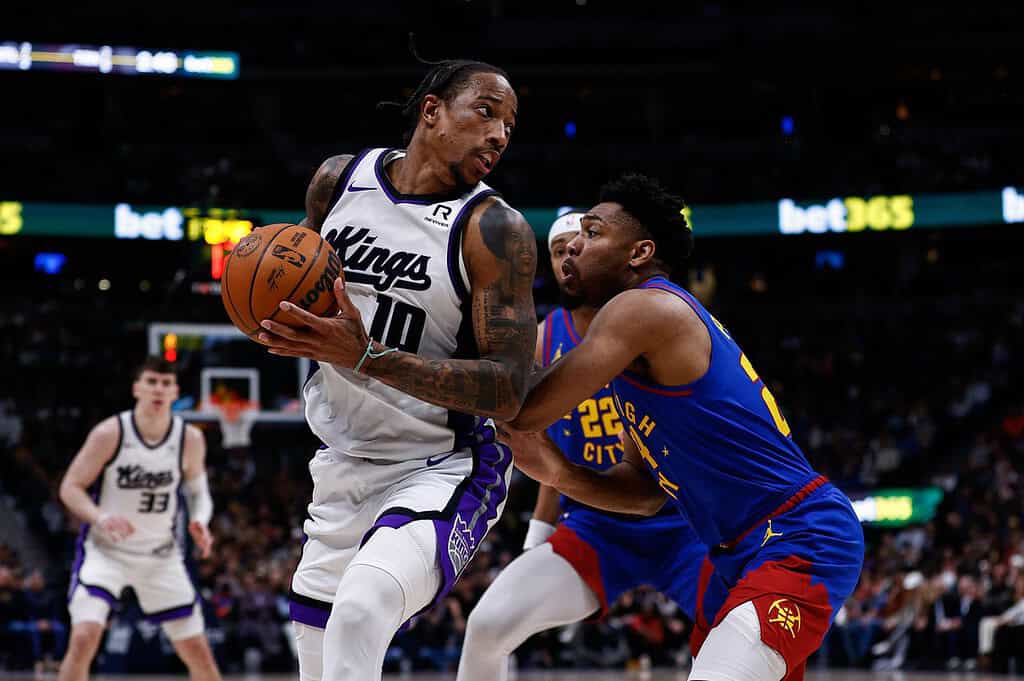 Kings Player Contesting the ball
