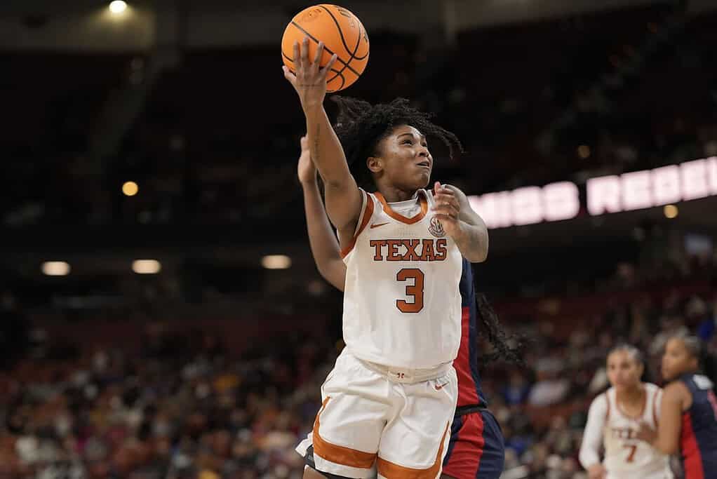 Texas player layup