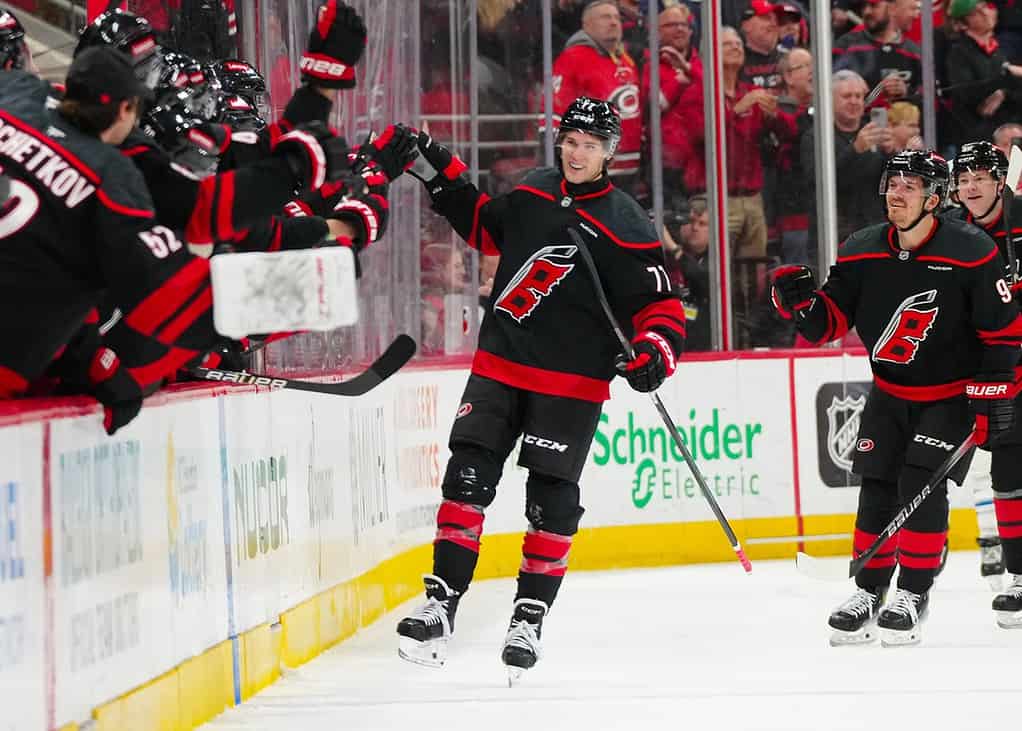 Carolina Hurricanes vs Tampa Bay Lightning