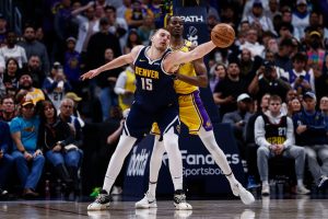Jokic catching the ball
