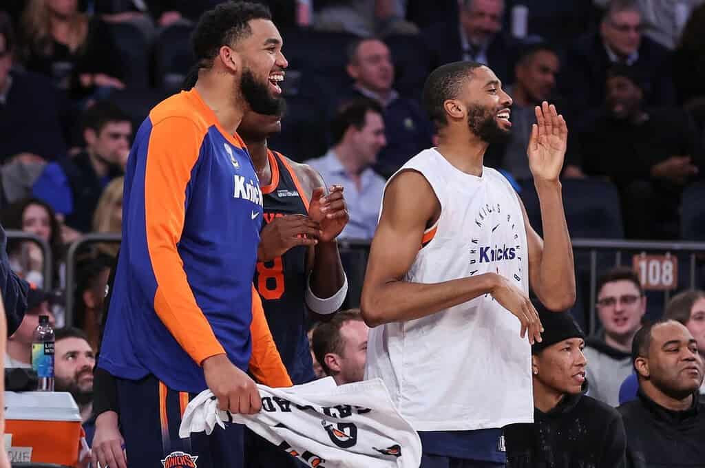 Knicks player yelling from the bench