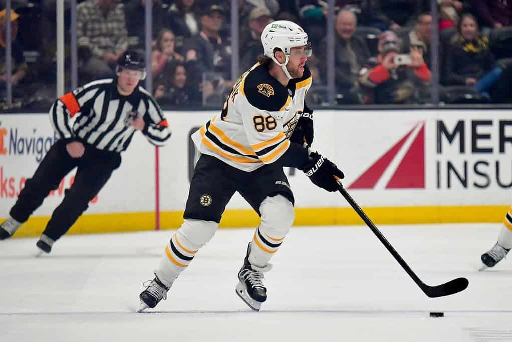 Bruins player dribbling