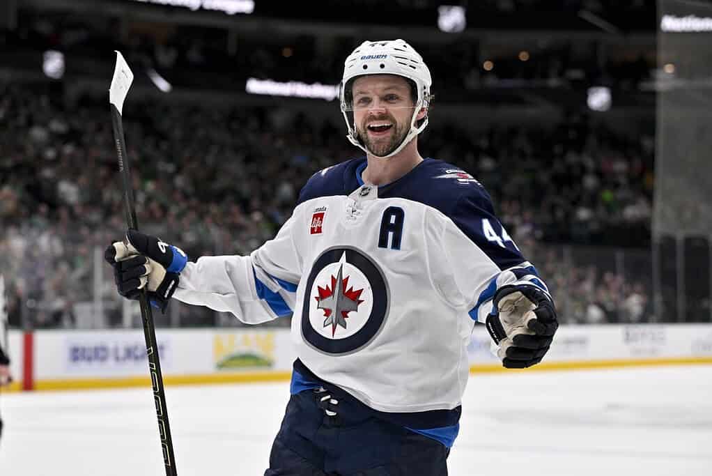 Chicago Blackhawks vs Winnipeg Jets Picks and Predictions April 12th 2025