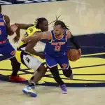 The new york knicks are playing basketball