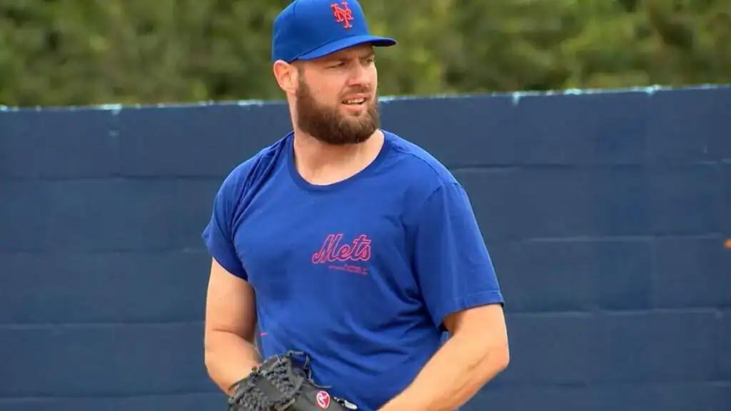 Chicago White Sox vs San Francisco Giants Picks and Predictions June 29th 2025 2 New York Mets pitcher Adrian Houser stands in front of a blue wall during practice.