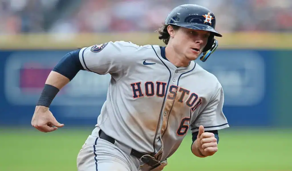 Houston Astros player runs during game against the Chicago White Sox, June 10th 2025