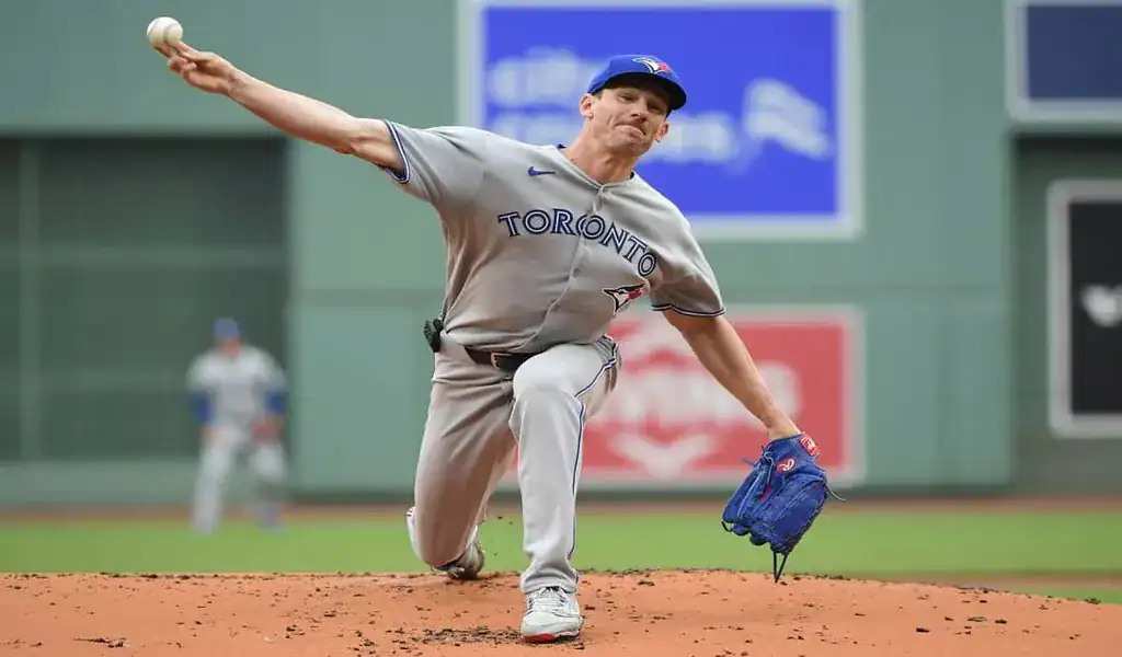 Toronto Blue Jays pitcher throws a pitch against New York Yankees during July 3rd 2025 MLB game