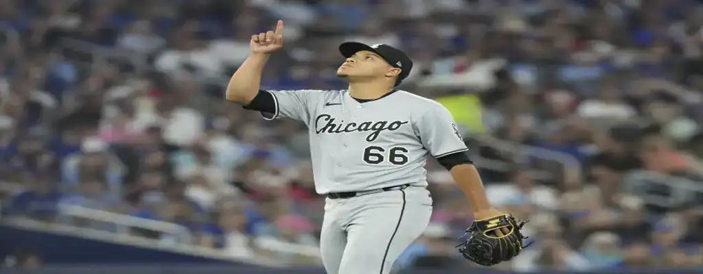 Colorado Rockies vs Chicago White Sox Picks and Predictions July 4th 2025 2 Chicago White Sox pitcher pointing upward after a play