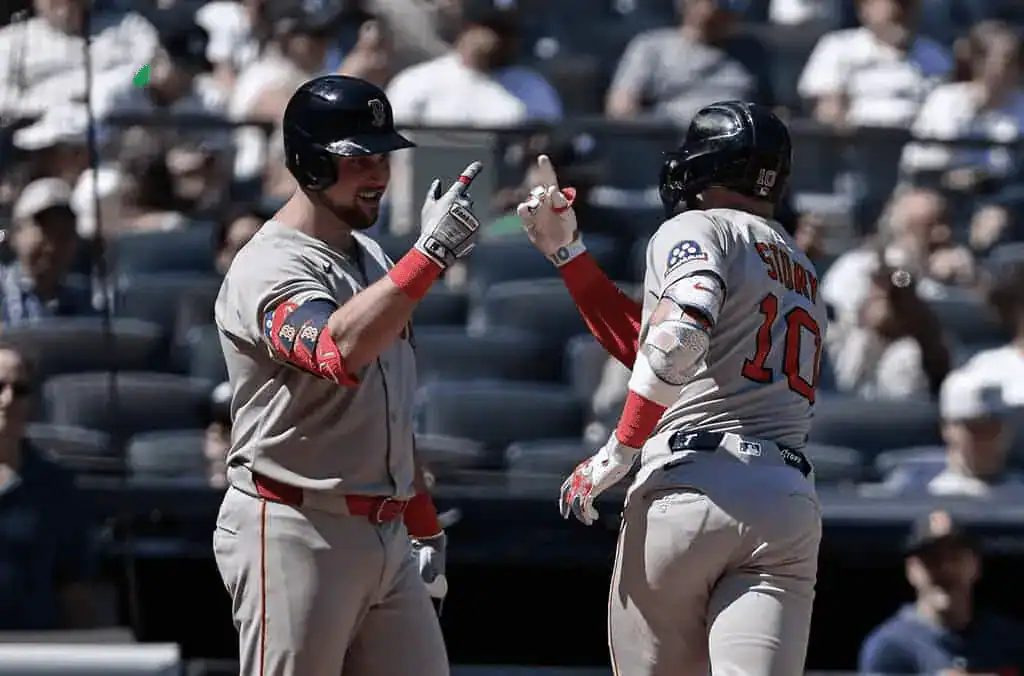 2 players MLB