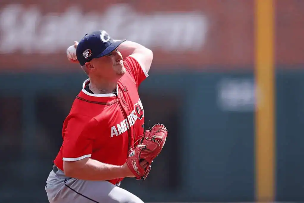 DIAMONDBACK PLAYER PITCHER
